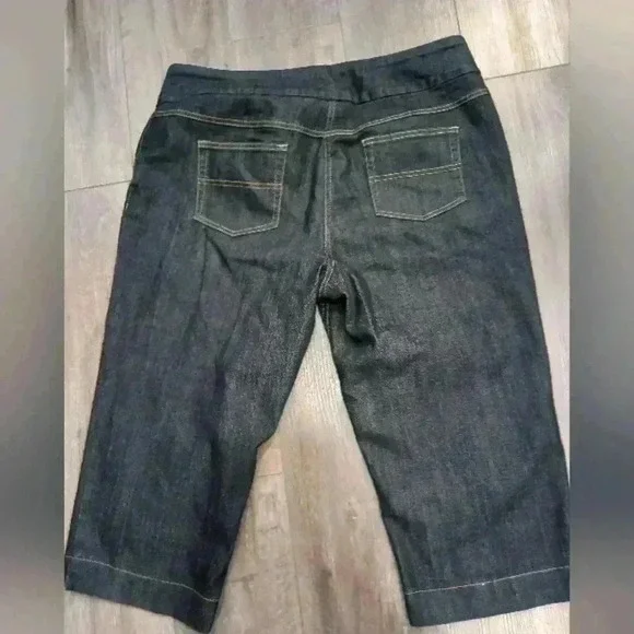Carrol  Reed jeans capris - Picture 3 of 6
